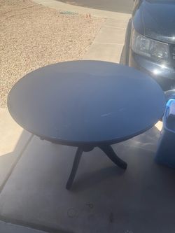 FREE round dining room table and 4 chairs“NEEDS TO GO”