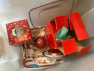 Christmas Dishes, Plates, Mugs & More LOT