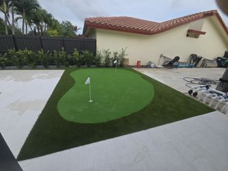 Artificial grass and golf putting green installation services you can trust ⛳️