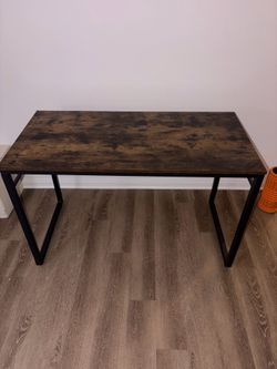 Computer desk 48 x 24 (Excellent condition)