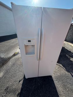GE Side by Side  Refrigerator
