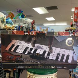 FAO Schwarts Piano Play Mat NIB