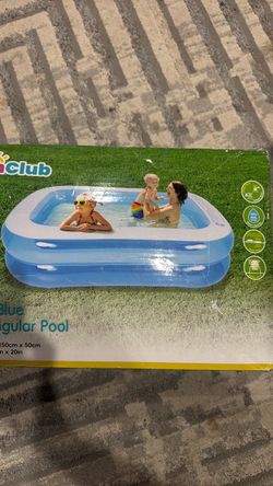 Sun club giant blue pool