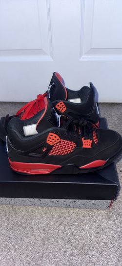 Jordan 4 red