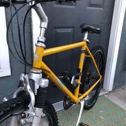 Specialized Mountain Bike With Suspension
