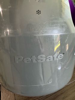 Pet safe auto ball thrower