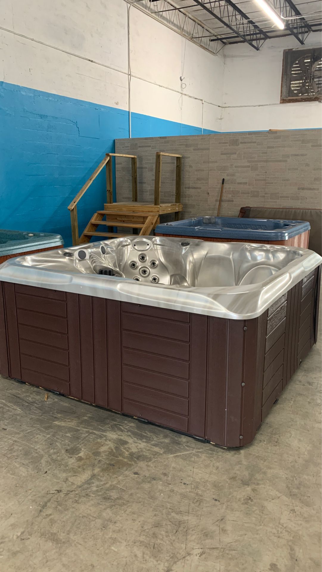 Preowned Master spa ready for immediate delivery!