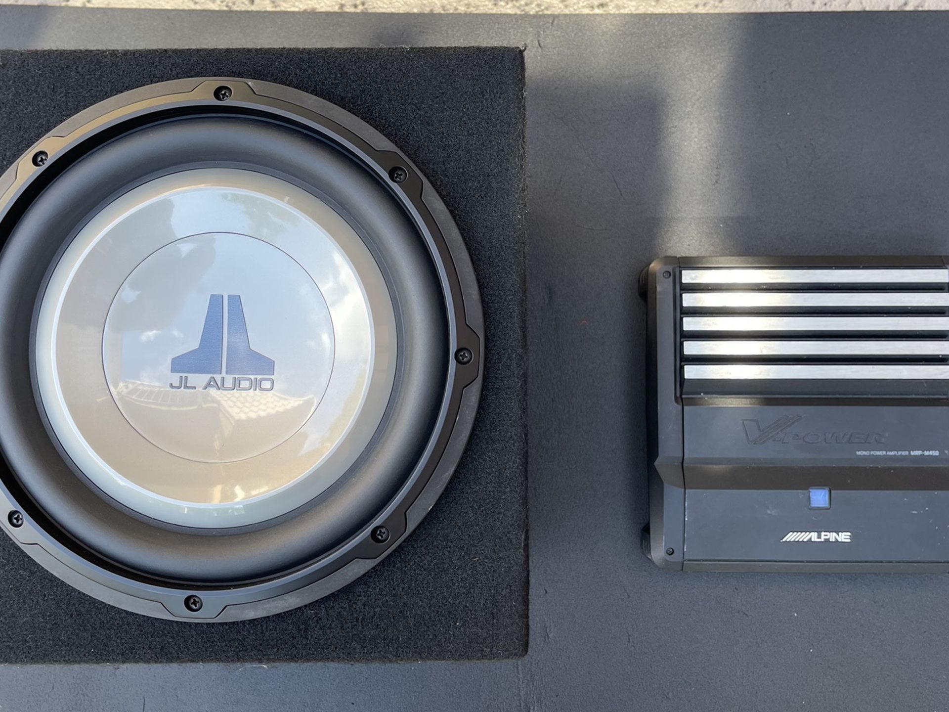JL AUDIO 10” Subwoofer 300 Watts RMS & Alpine MRP-M450 Amp 400 Watts RMS