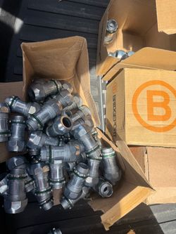 Bridgeport Electrical Conduit Connectors / Fittings – New