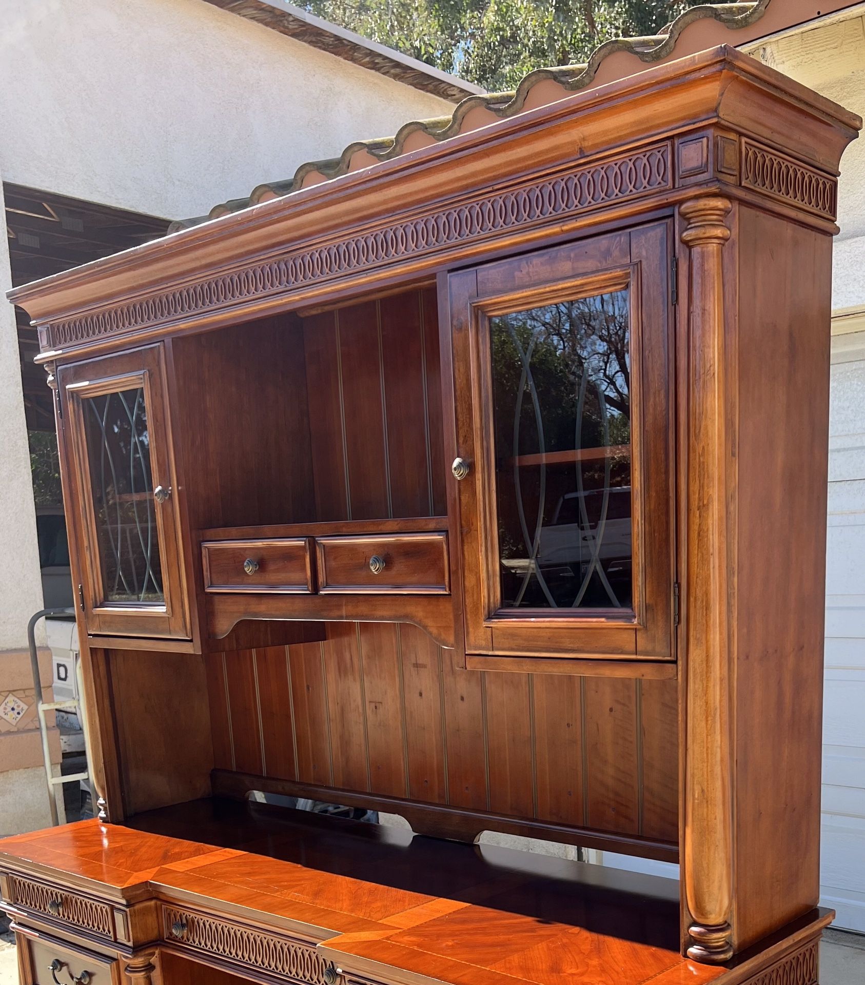 Wall Cabinet, Upper Cabinet, Hutch