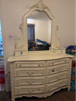 Vanity Dresser