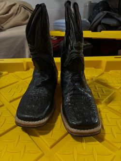 Boys boots