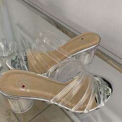 BRAND NEW CLEAR SANDALS BLOCK HEEL NWB. SIZE 6 Or SIZE 8