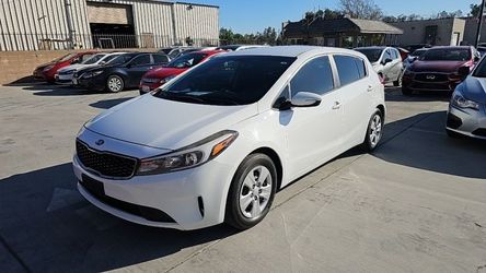 2017 Kia Forte5 LX