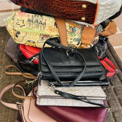 Lot of 12 Women's Purses 