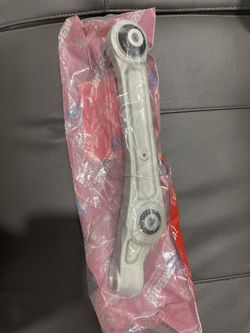 2017 AUDI A4 PREMIUM LEFT SIDE FRONT CONTROL ARM