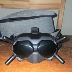 DJI FPV Fly More Combo 3 Batteries + Extras 