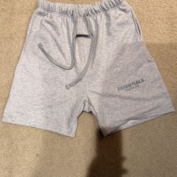 Essential Shorts Gray