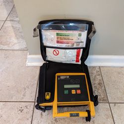 Lifepak 500 AED.  New Battery And Pads