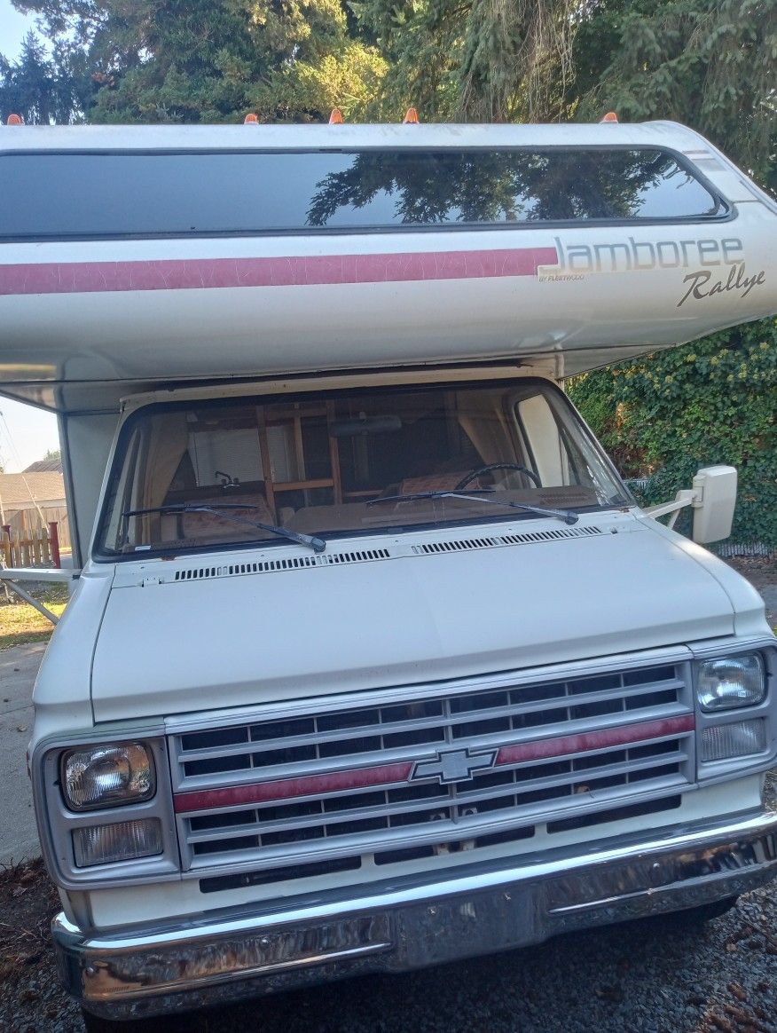 1989 Fleetwood 24' 350-v8 Fuel Inj Very Nice