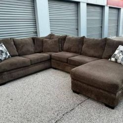 Sectional couch, Upgrade Sectional Couch – Excellent Condition