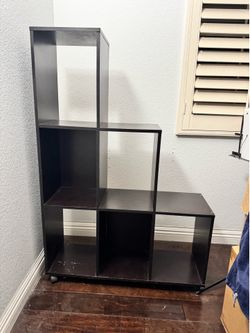 Free book shelf!