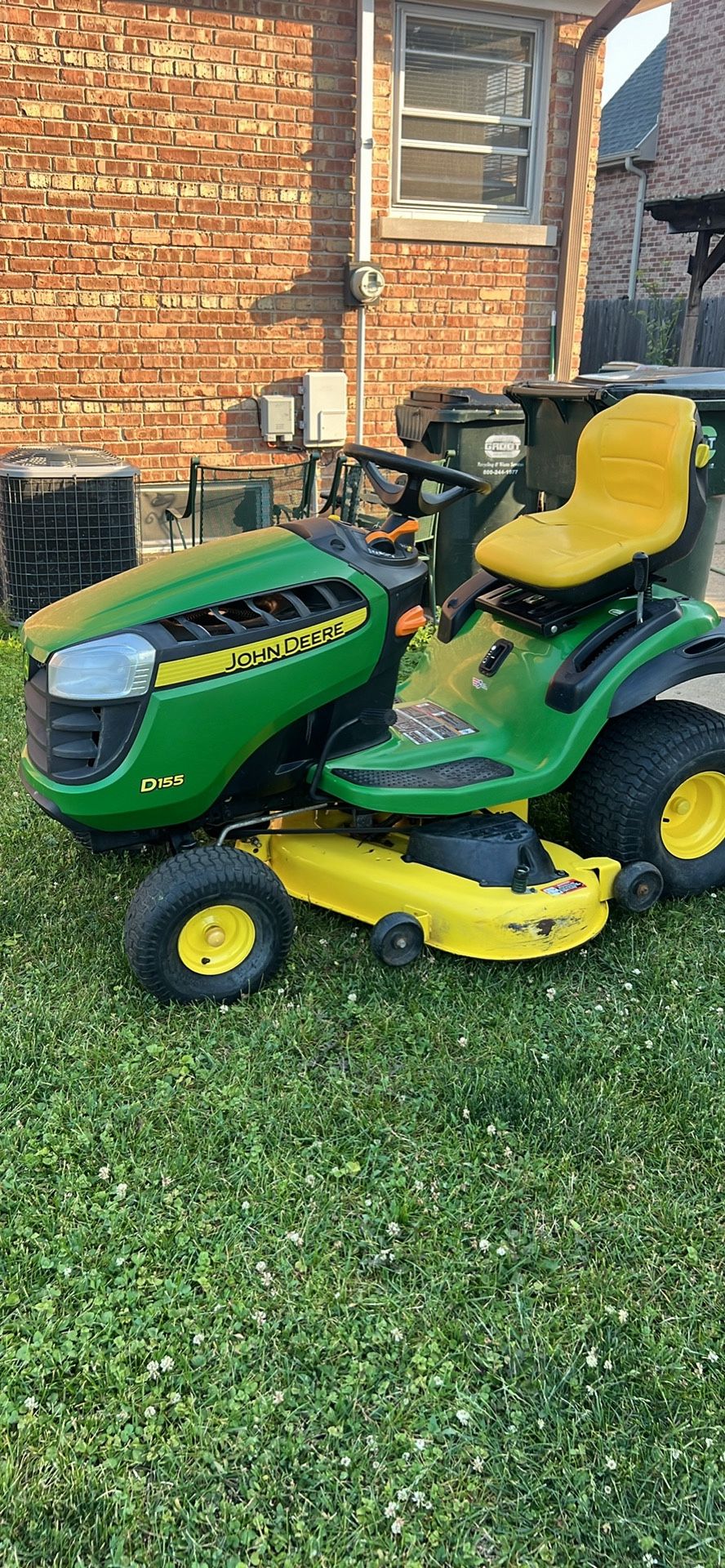 John Deere D155 Tractor Lawn Mower