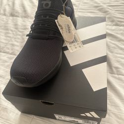 Adidas Shoe Men’s Size 11 Brand New 