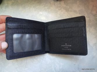 Men's black slender wallet