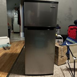 Magic Chef Mini Fridge