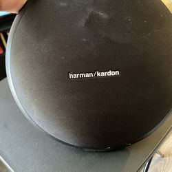HARMAN KARDON HAND-HELD BLUETOOTH SPEAKER