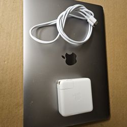 Apple Macbook Pro i5 8gb Ram 256gb SSD Drive 13" Screen 2019