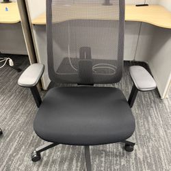 Herman Miller Versus Task Chair 