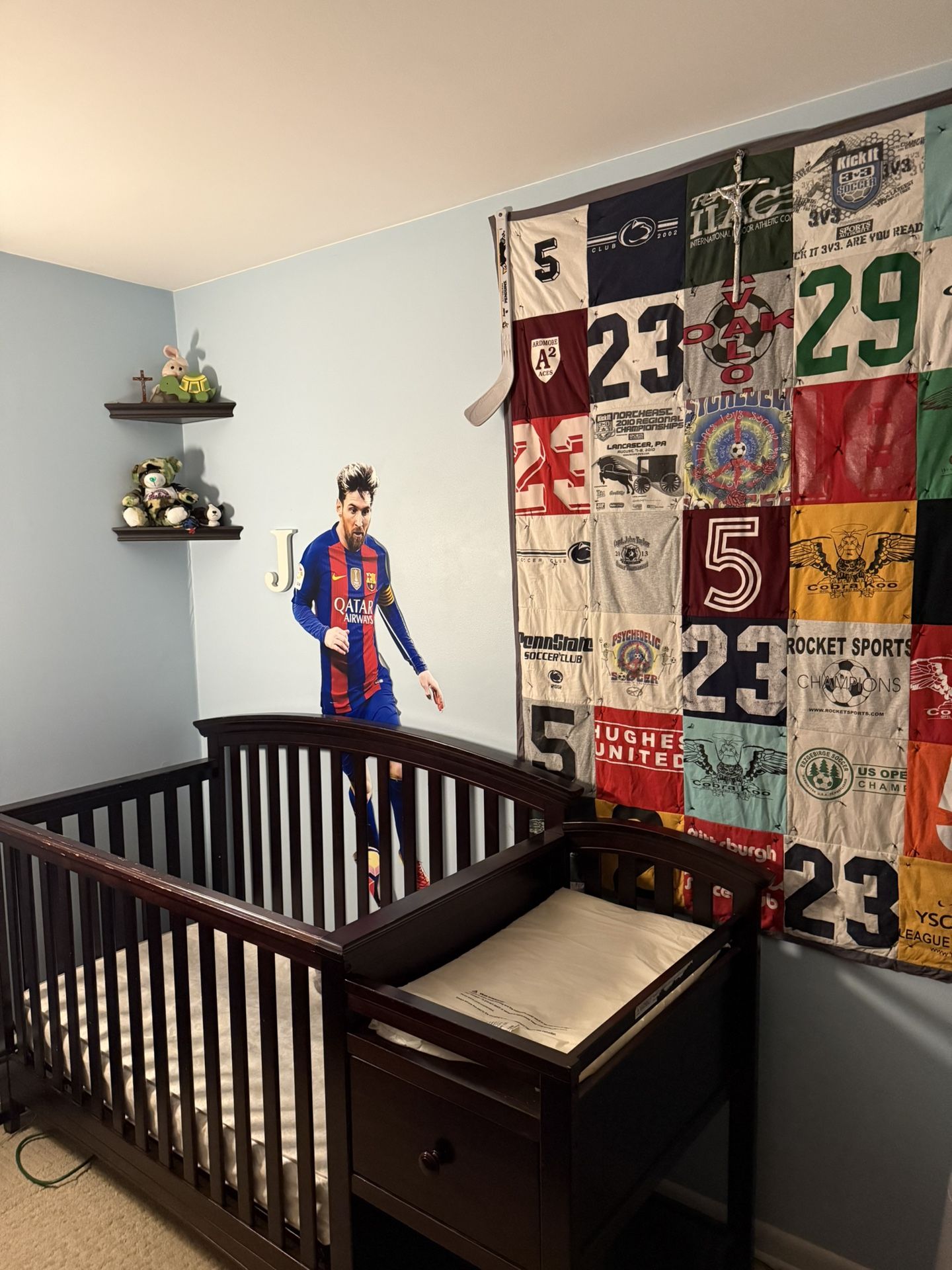 Crib and Changing Table With Drawer/shelf