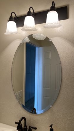 oval mirror