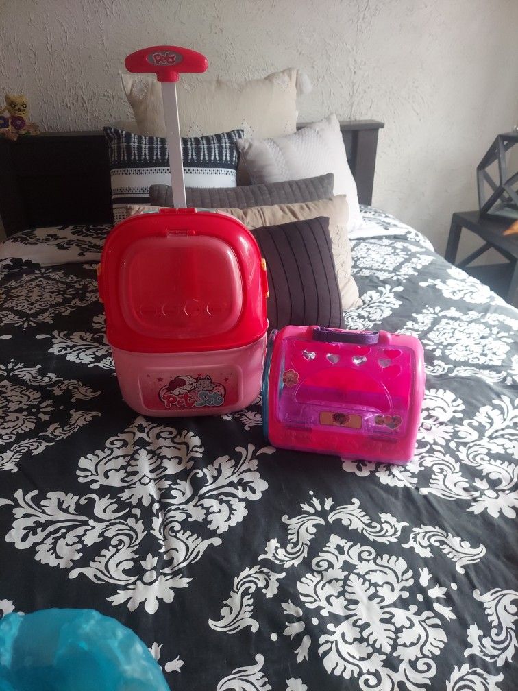 Carriers One With Wheels Have Doors To Out Dolls Or Stuffies
