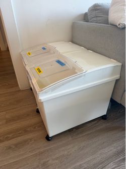 Flour storage container (2 each)