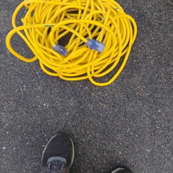 100 Ft Heavy Duty Outdoor Cord 