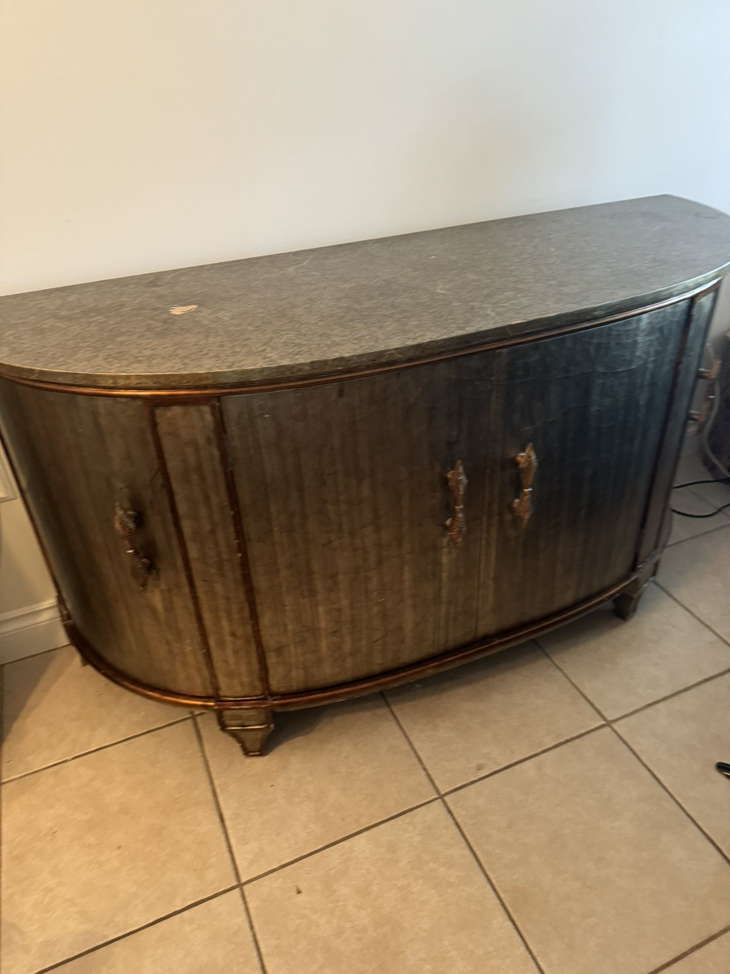 Side Board