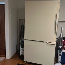 Amana Refrigerator 