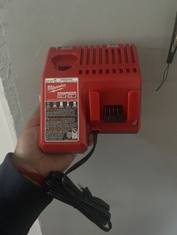 Milwaukee M18 Battery Charger