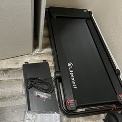 Lifesmart TM2202 3-in-1 Treadmill