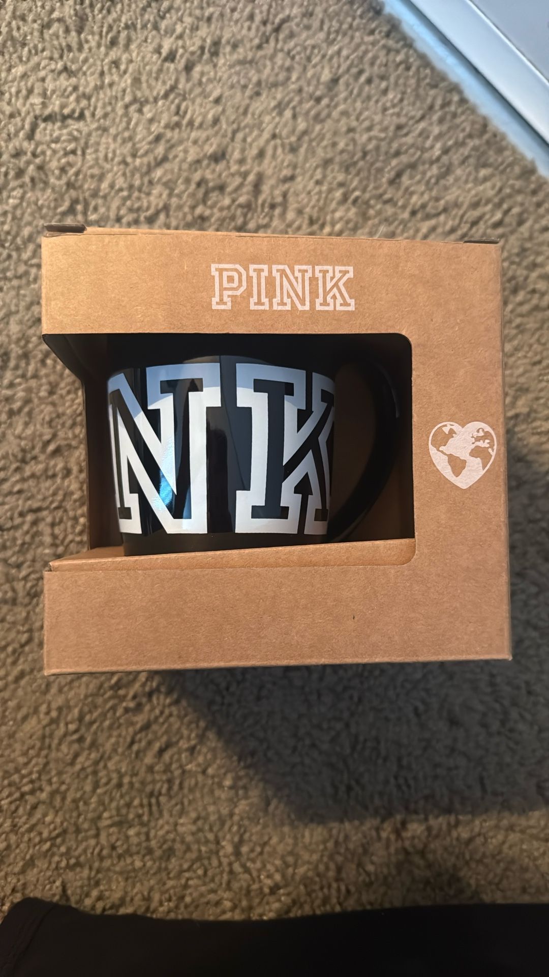 VS PiNK mug