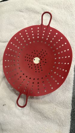 Silicone Steamer Made By The Food Network