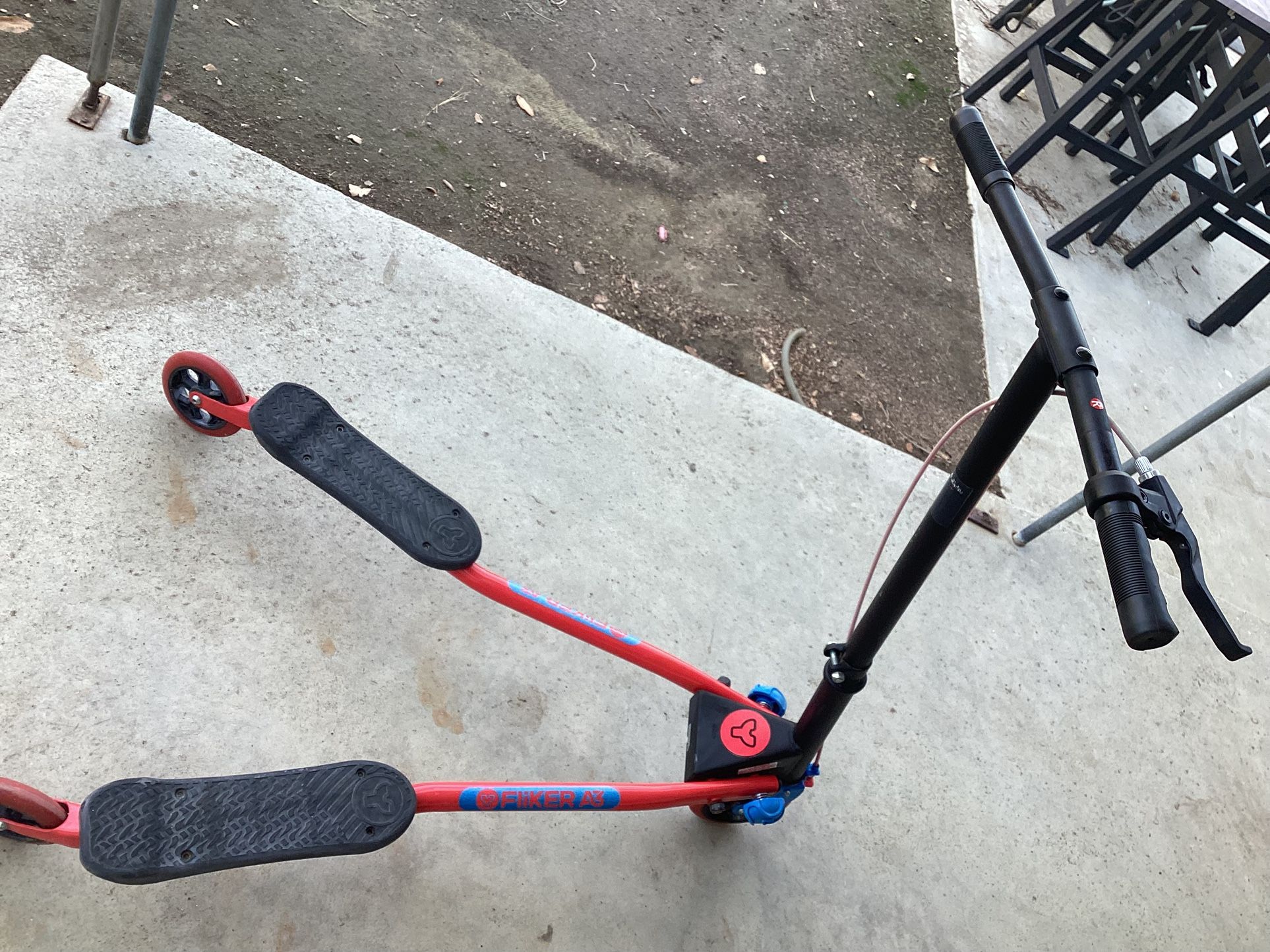 KIDS SCOOTER
