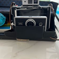 Polaroid 250 Land Camera