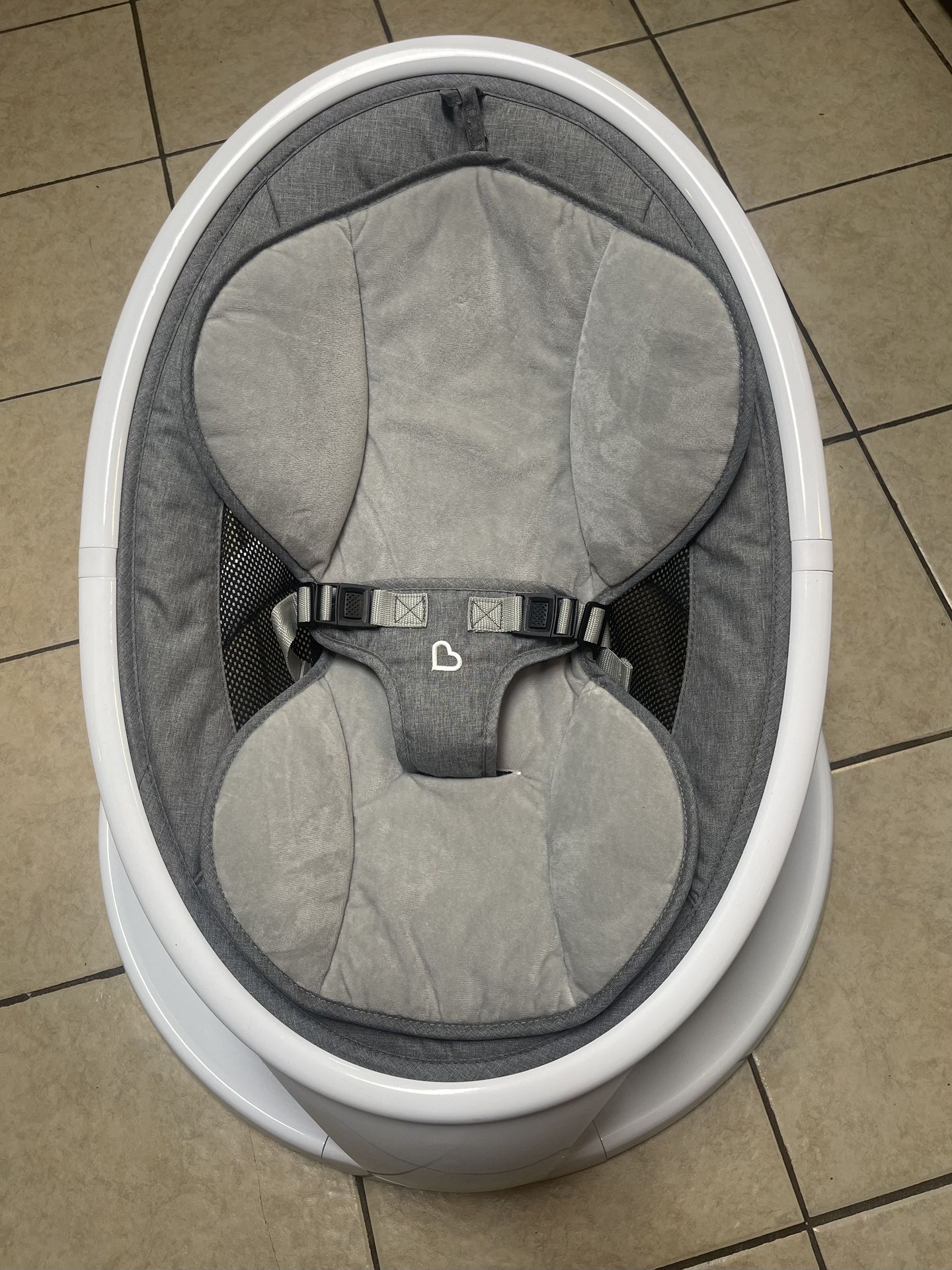 Munchkin Bluetooth Enabled Baby Swing (Brand new)