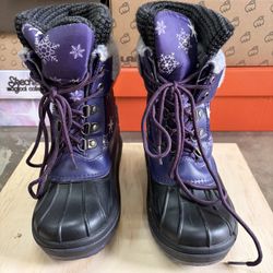 girl’s (kids) snow boots size 13 