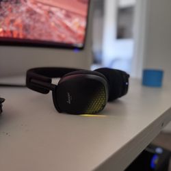 Roccat Syn Pro Air Wireless Gaming Headset 