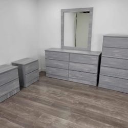 Brand New Bedroom Set / Juego de Cuarto Nuevo a Estrenar … Delivery 🚚 